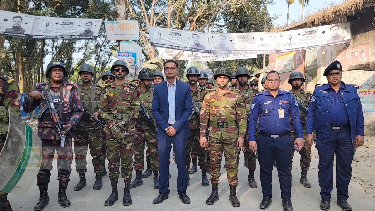 শান্তিপূর্ণ ভোট নিশ্চিত করতে রংপুর-৪ আসনের বিভিন্ন স্থানে মহড়া