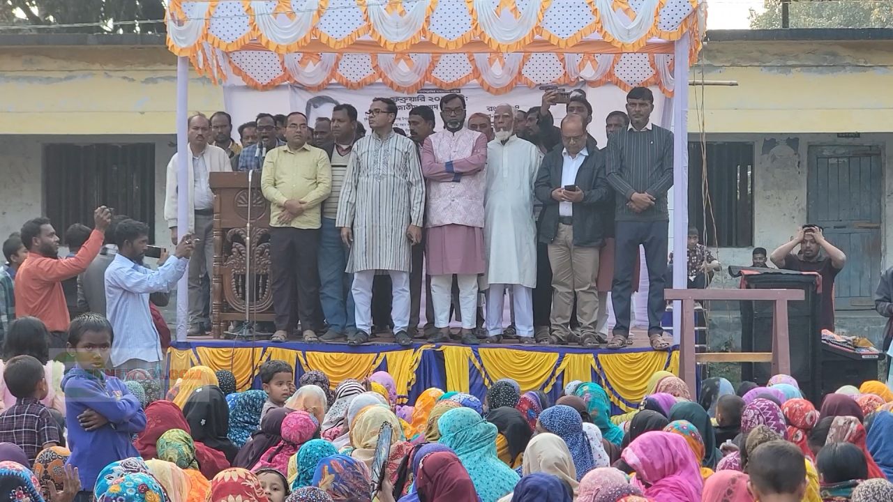 কাউনিয়ায় লাঙ্গল প্রতীকে ভোট চেয়ে জাতীয় পার্টির নির্বাচনী সভা অনুষ্ঠিত।